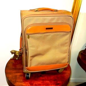Hartmann Classics Spinner Carry-on Luggage 18” X 8.5”